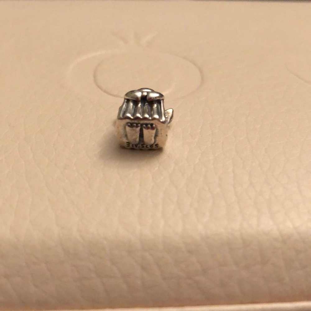 **RETIRED** Authentic Pandora Angel Charm - Picture 2 of 3